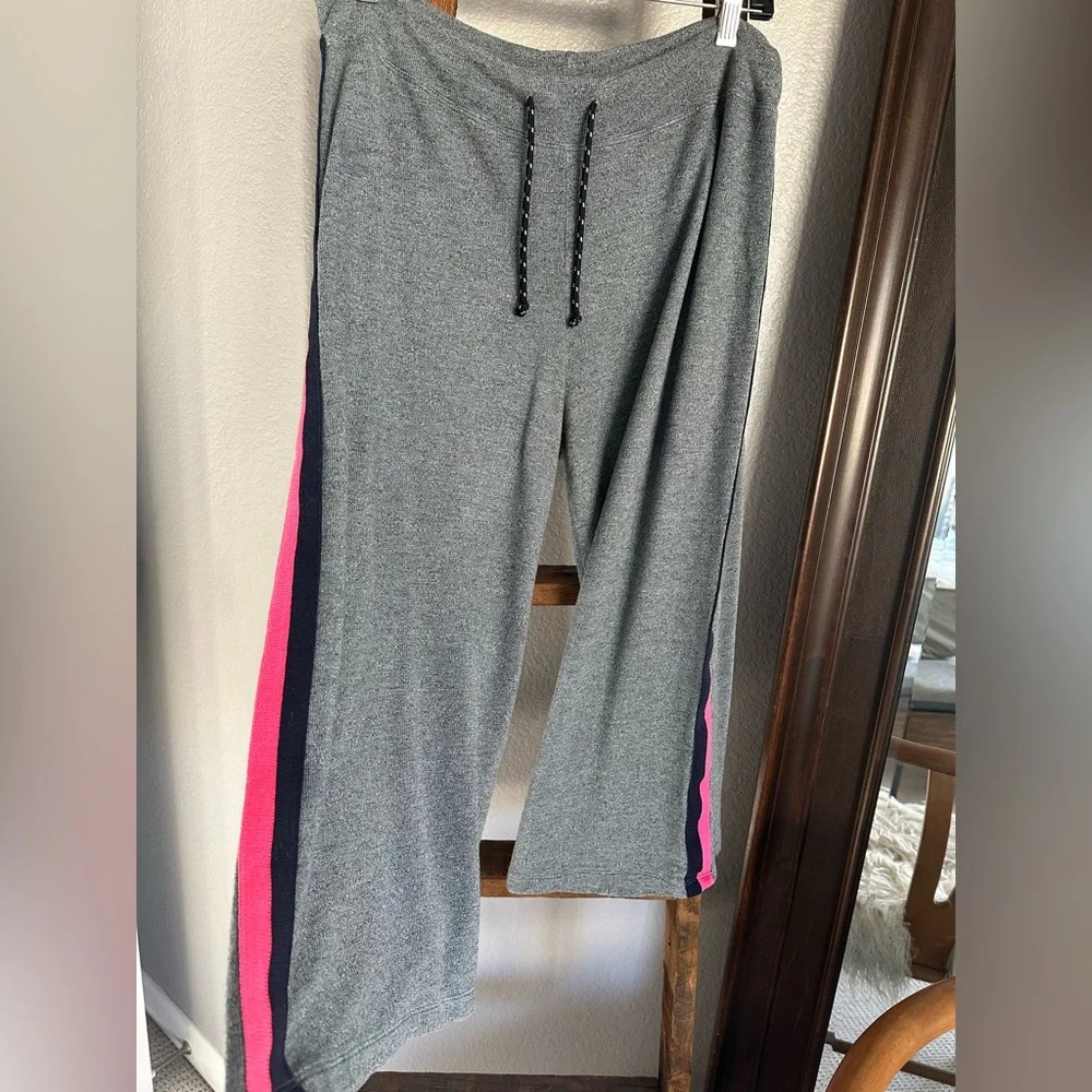 Sundry cropped sweatpants, size large (3) - Picture 4 of 13